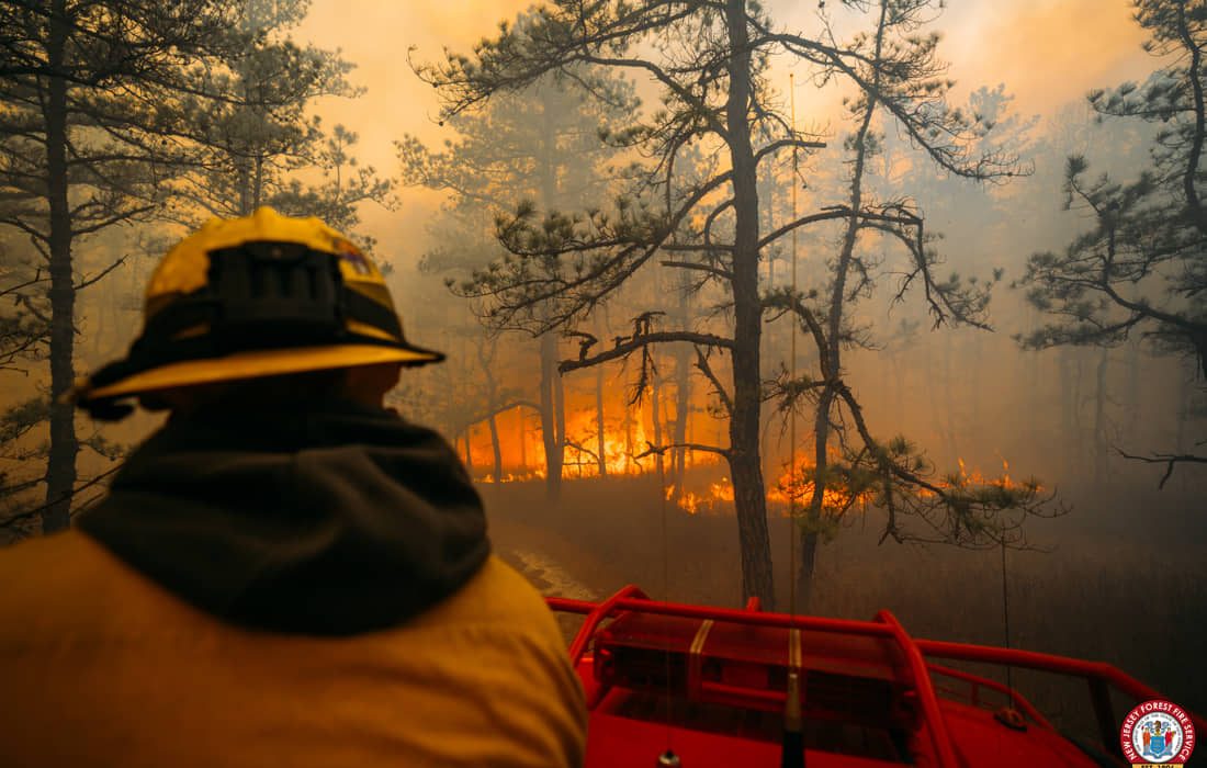 bombero nj incendio forestal