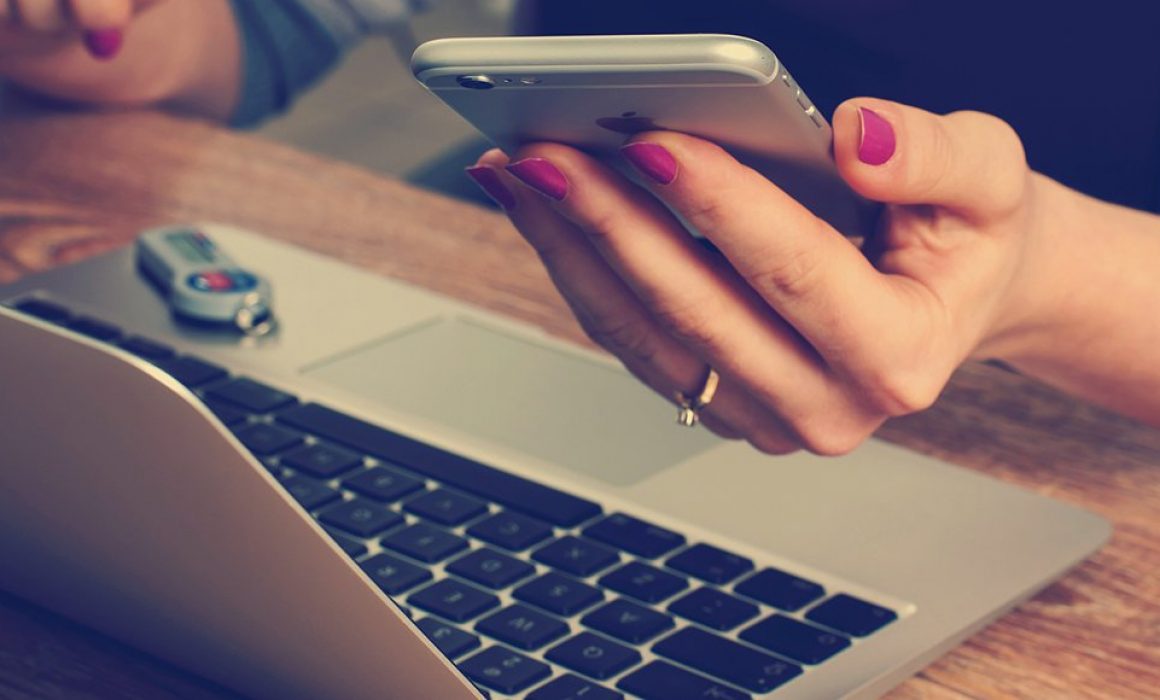 computadora-celular-inversiones-digitales