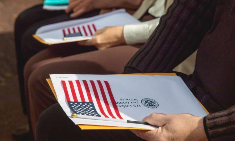 Activa USCIS ayudas migratorias tras desastres naturales