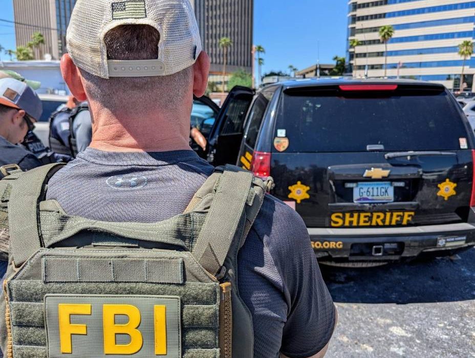 Busca FBI A Mujer Acusada De Secuestro Parental Noticias En USA