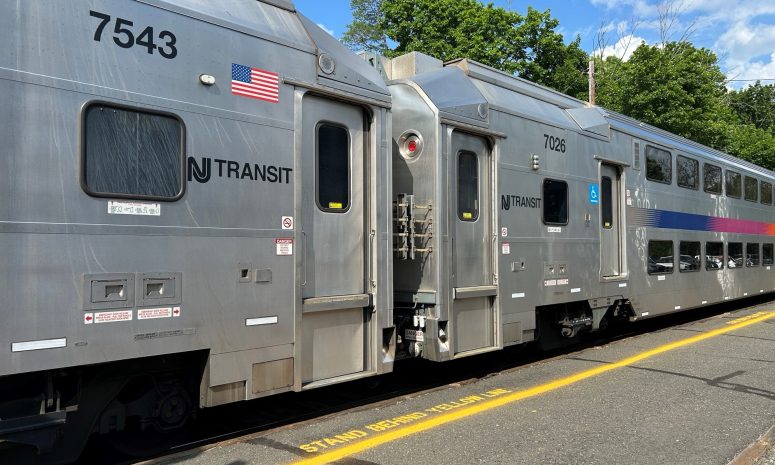 Estrenan en Nueva Jersey transporte gratuito para adultos mayores