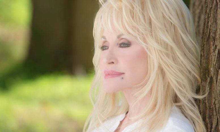 Confirma sobrino de Dolly Parton su despido y rechaza orden judicial