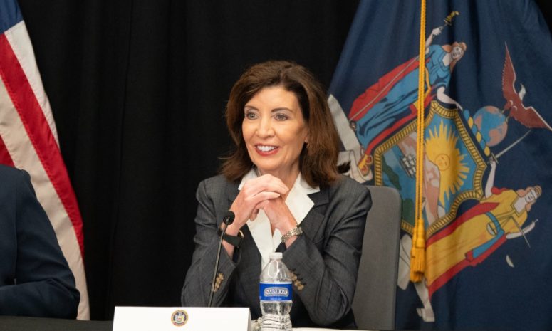 Habilita Kathy Hochul 80 mdd para proyectos culturales en Nueva York