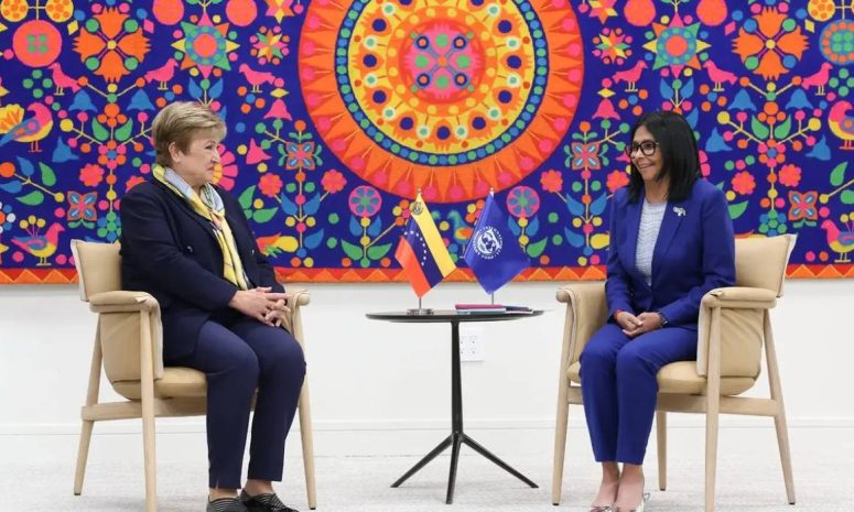 Reanuda Delcy Rodríguez diálogo con el FMI en Nueva York