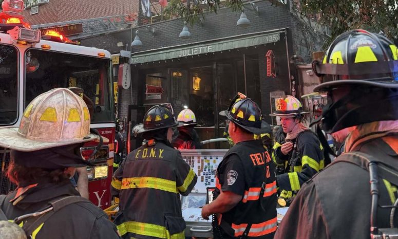 Deja incendio de 4 alarmas en restaurante de Brooklyn 6 bomberos heridos