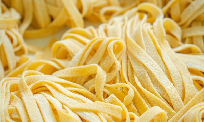 Retiran pasta de Walmart por posible contaminación con listeria