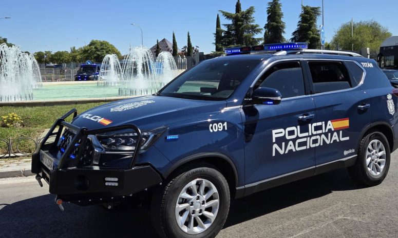Arrestan a 2 personas en España por hacinar a migrantes en garajes