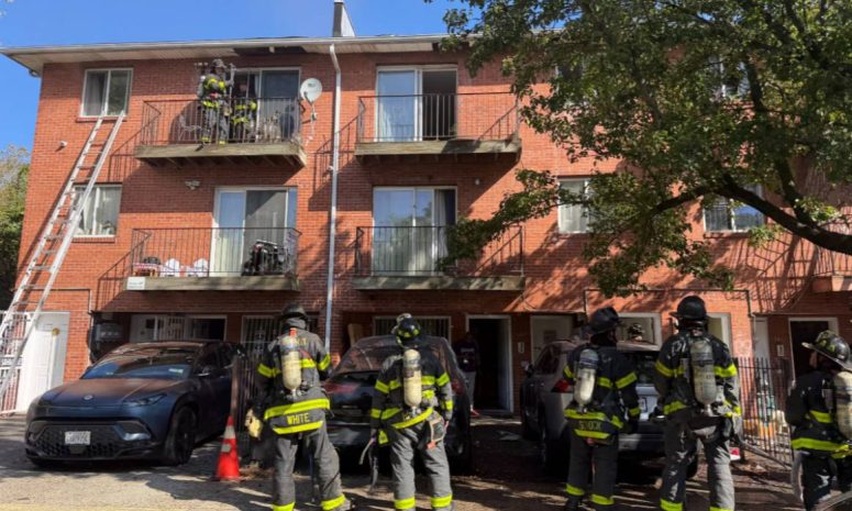 Reportan 4 heridos en incendio que alcanza 2 edificios en el Bronx