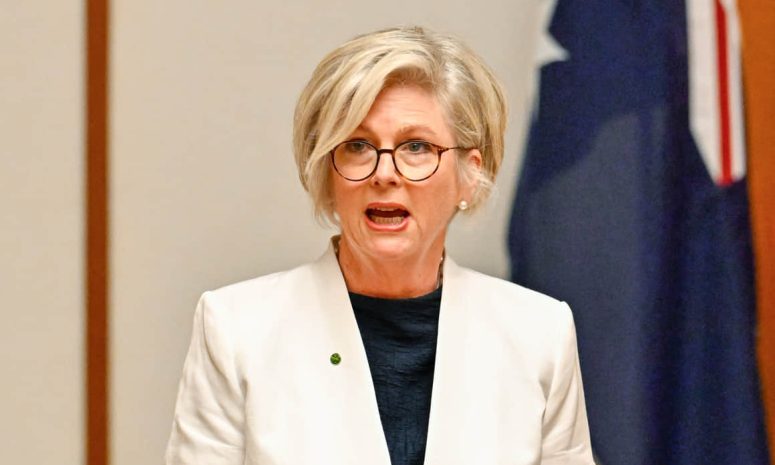 Confirman amputación de piernas a diputada atropellada en Australia