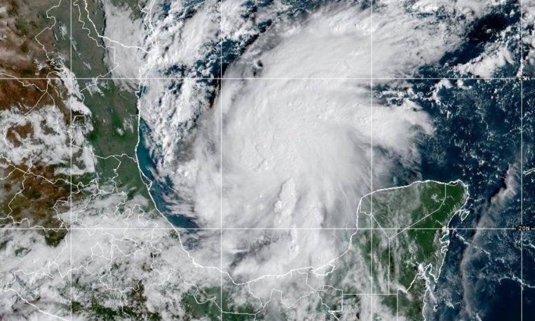 Se debilita huracán Isaías tras tocar tierra en Florida como categoría 2