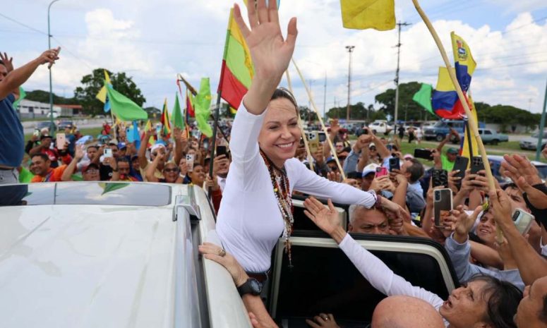 Recibe Venezuela a María Corina Machado