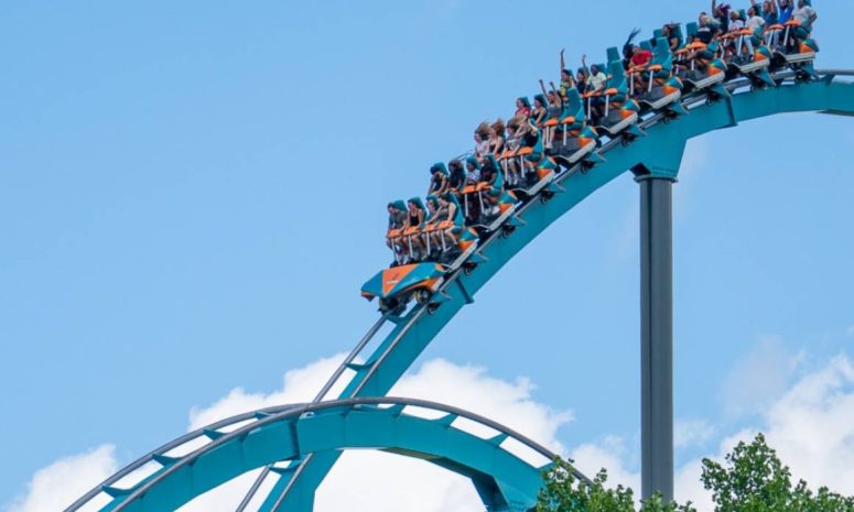 Evacúan montaña rusa de Six Flags Over Georgia tras reportarse una muerte