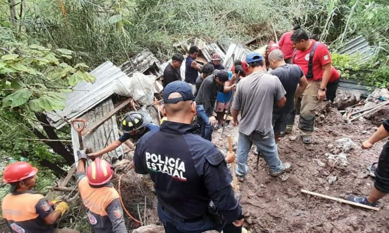 Deja primera víctima mortal el huracán Simón en Guerrero