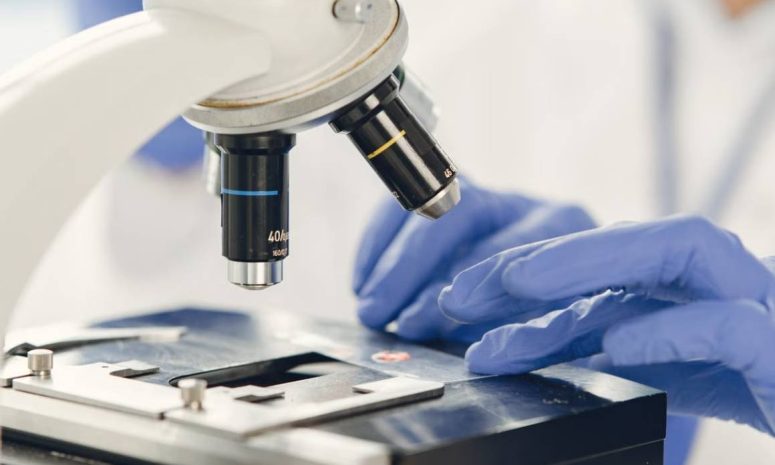 Explica CDC cómo rastrean los casos de ciclosporosis en EU