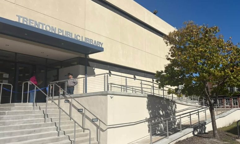 Modernizan accesos en la Biblioteca Pública de Trenton