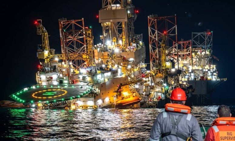 Investigan hundimiento de plataforma petrolera frente a Gabón